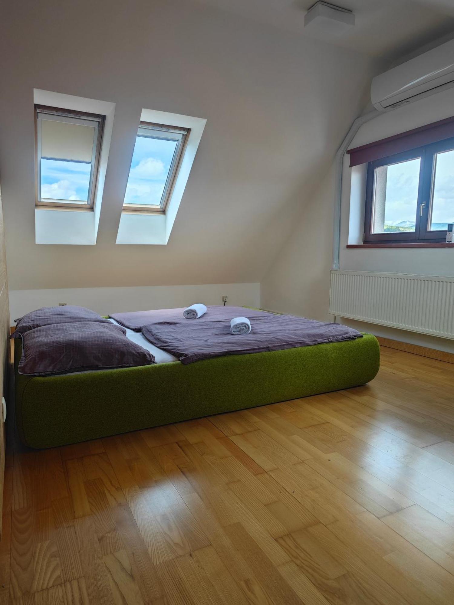 Dolna 4 - Apartments In Direct Centrum On City Square بانْشكا بيشتريتْسا الغرفة الصورة